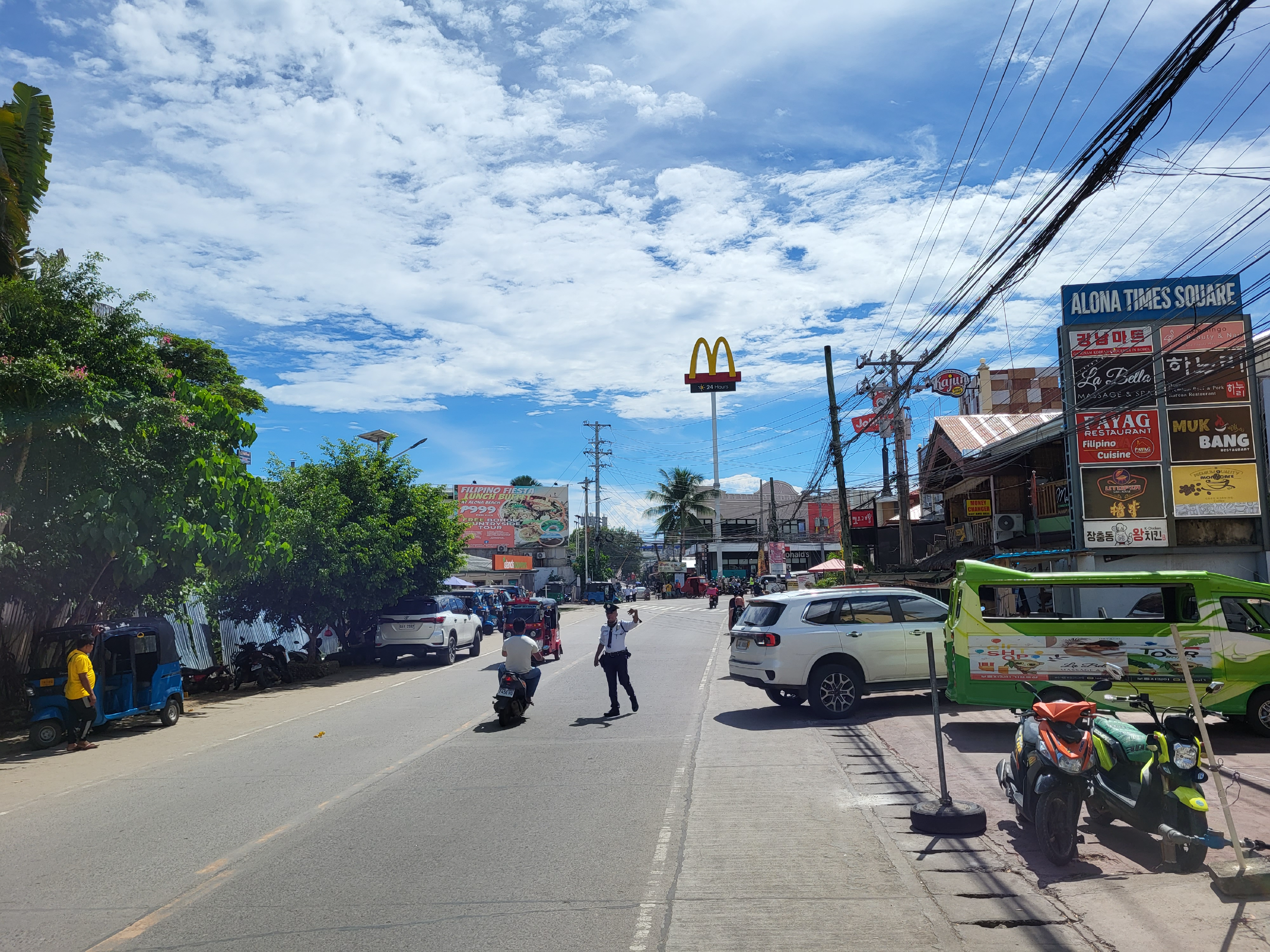 Rue centrale de Panglao
