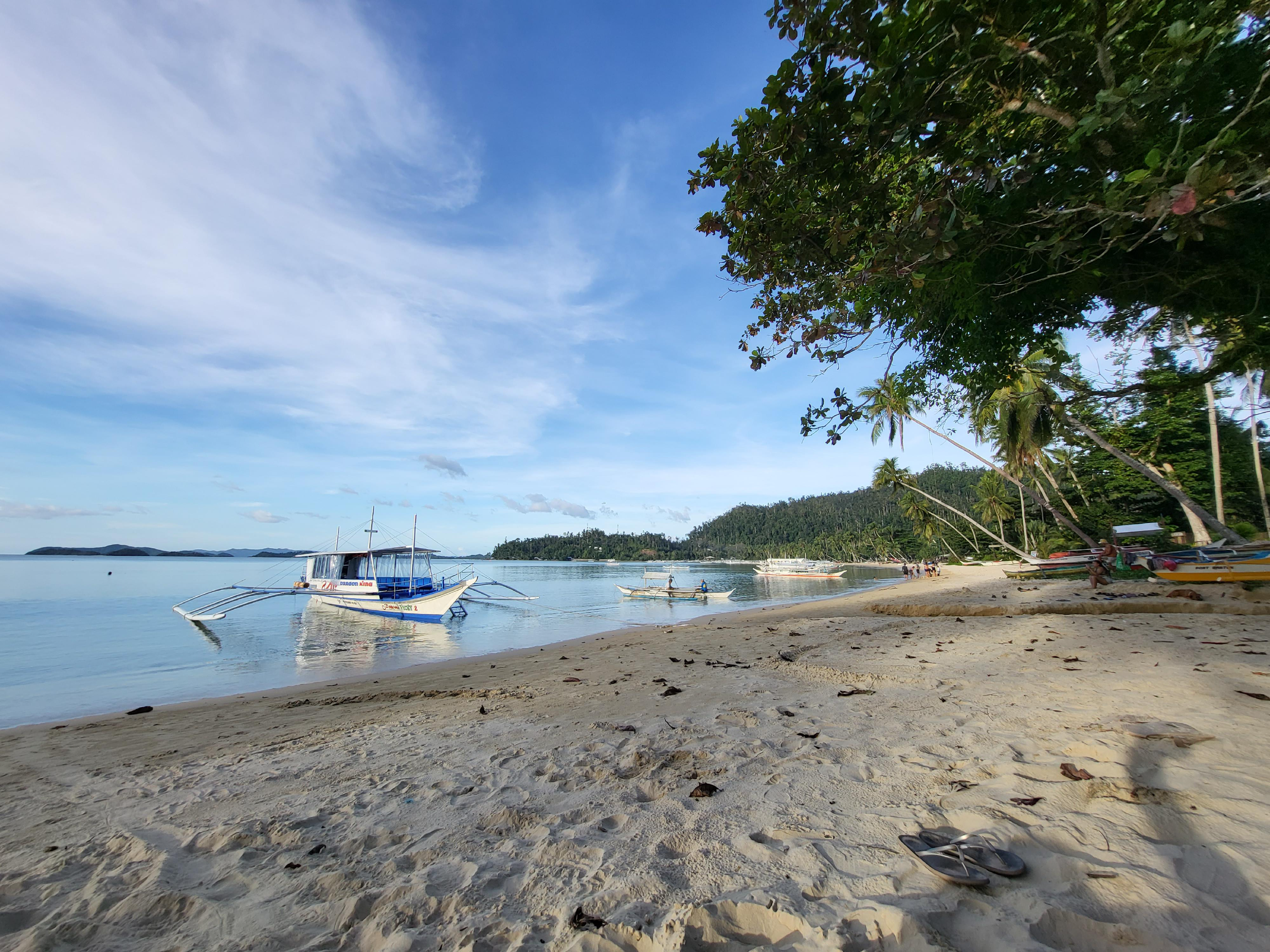 Plage déserte de Port Barton